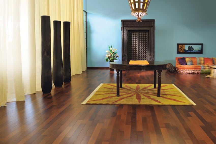 Exotic decor featuring Mirage Breza Bali Coco hardwood flooring. For more information, visit Mirage Floors +++ All furniture and accessories (except for sofa, rug and painting) : Villa (418-524-2666) Rug : Tapis du monde (418-780-8147) Painting by Paul Béliveau : Galerie Bellattitude (418-261-8692) Sofa : La Galerie du Meuble (418-681-0171)