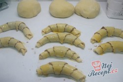 Příprava receptu Italské rohlíky s oříšky, krok 6