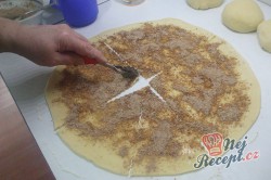 Příprava receptu Italské rohlíky s oříšky, krok 4