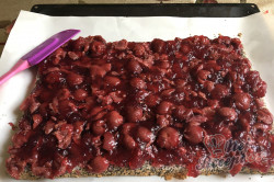 Příprava receptu Luxusní zákusek ,,cherry dáma,,, krok 9