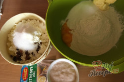 Babiččin recept - tvarohové kynuté šatičky, krok 1