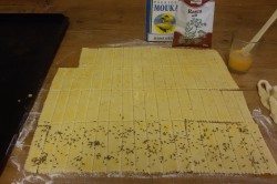 Příprava receptu Slané tyčinky ze zakysané smetany, krok 5
